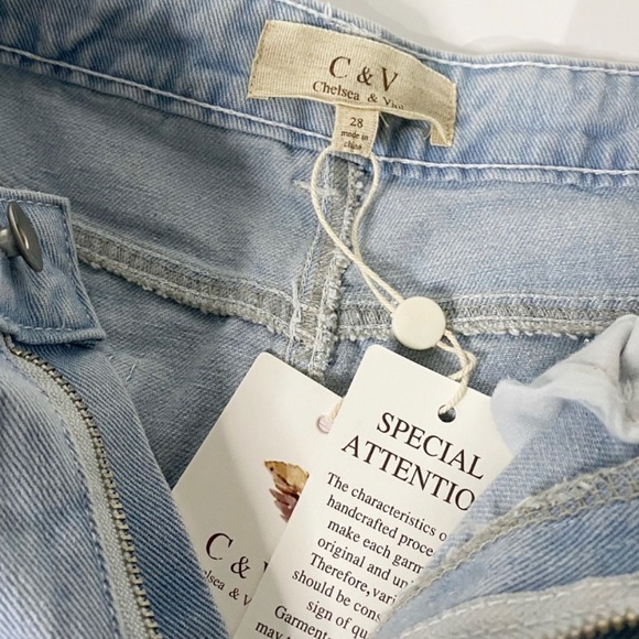 NEW Chelsea & Violet High Rise Fringe Cut Out Cropped Jeans - Picture 2 of 3